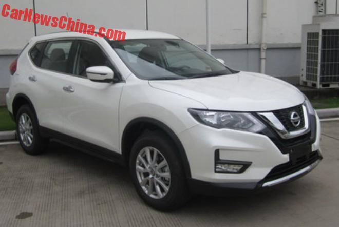 2017_Nissan_X-Trail-China_Spied_3