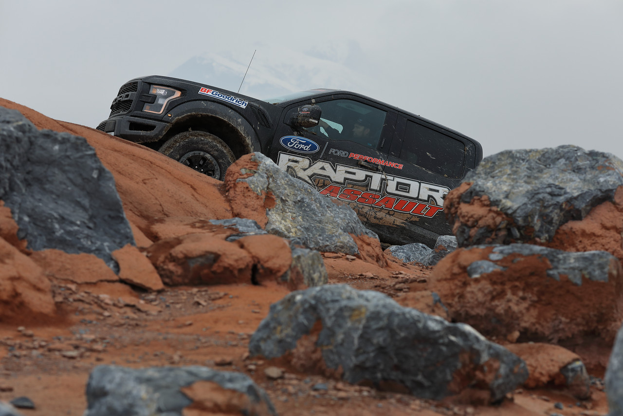 Ford providing complimentary off-road driving instruction exclusively to 2017 F-150 Raptor owners at Ford Performance Racing School in Grantsville, Utah. (Credit: Ford Performance Racing School)