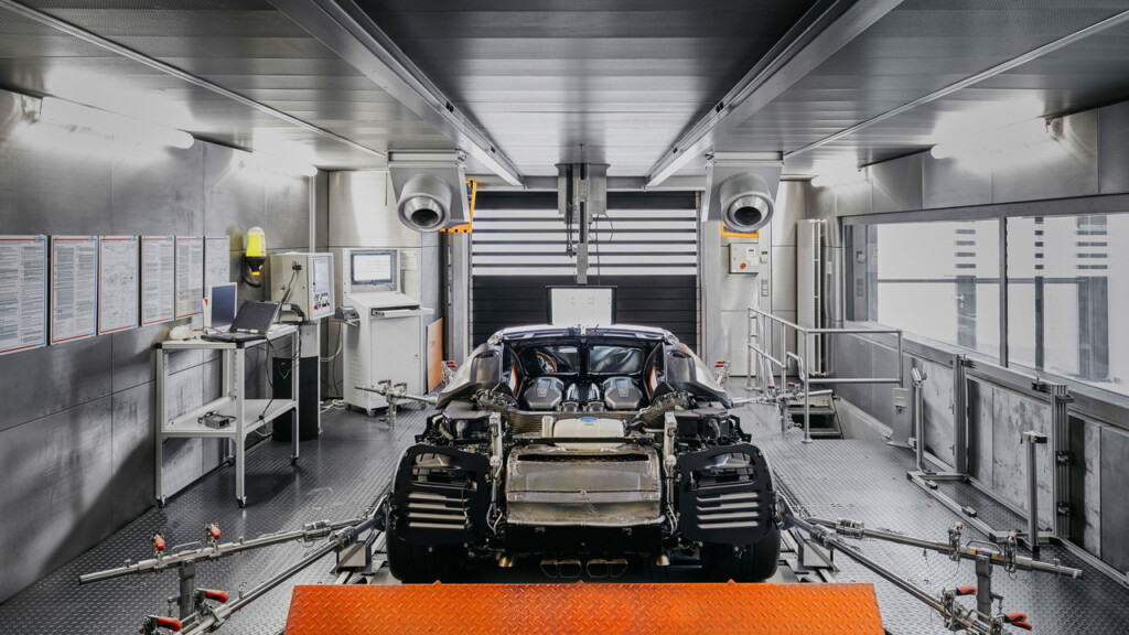 2017 Bugatti Chiron Production at Molsheim Factory (12)