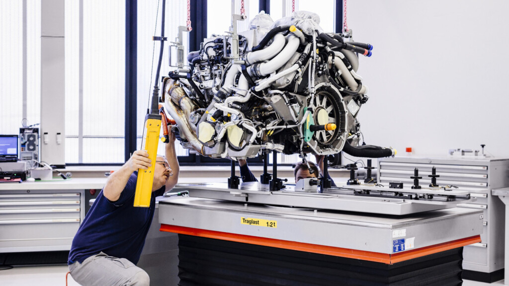 2017 Bugatti Chiron Production at Molsheim Factory (3)