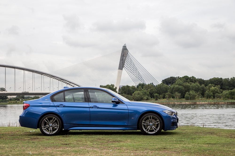 BMW 330e M Sport (1)