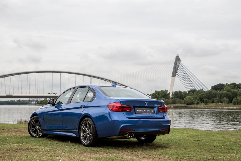 BMW 330e M Sport (2)