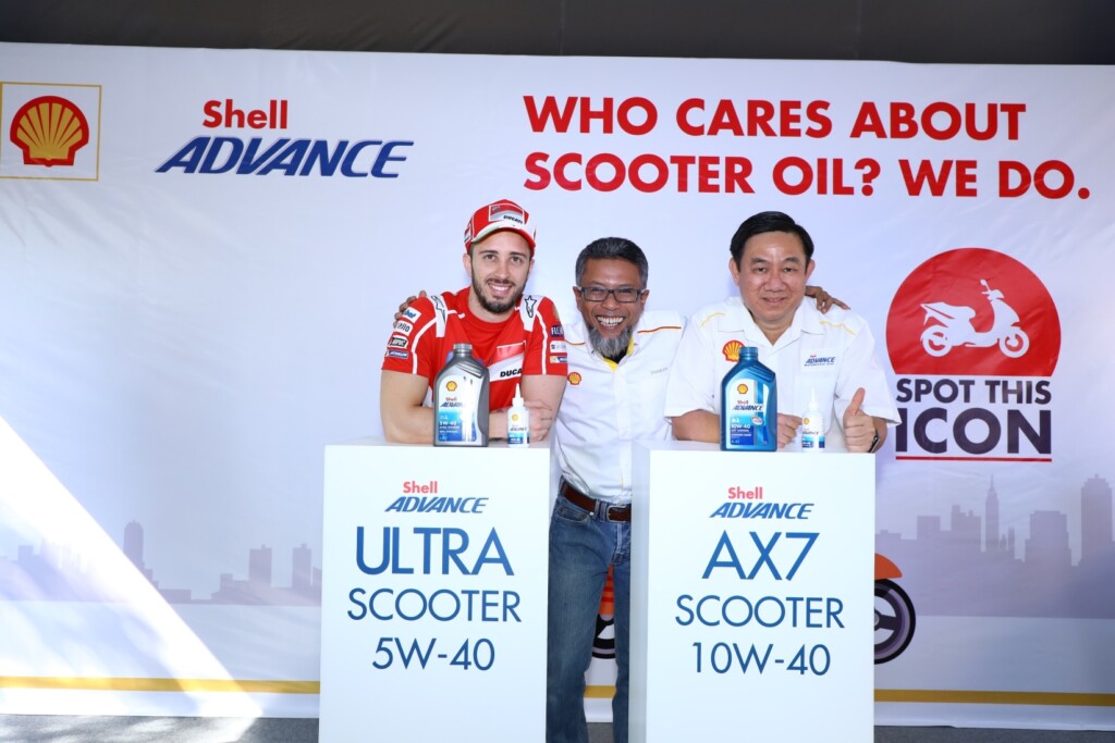 (L-R) Andrea Dovizioso, Shell Msia MD Shairan Huzani Husain and Shell Lu...